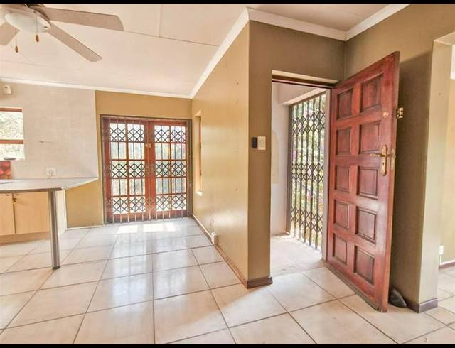 2 BEDROOM HOUSE FOR SALE IN MOUNT AMANZI